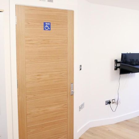 Lovely Studio Apartment With Access For Wheel-Chairs In Sydenham ลอนดอน ภายนอก รูปภาพ