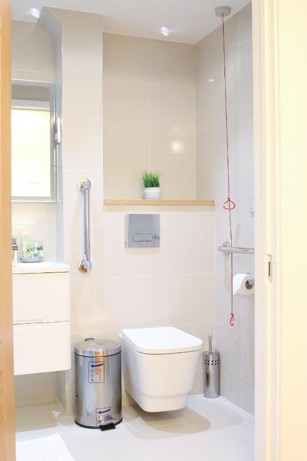 Lovely Studio Apartment With Access For Wheel-Chairs In Sydenham ลอนดอน ภายนอก รูปภาพ
